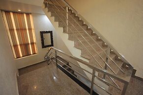 Royal Taj Twin Palace near Taj Mahal