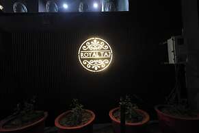 Royal Taj Twin Palace near Taj Mahal