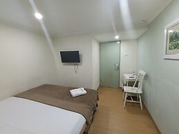 Mamifokobo Guest House