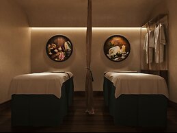 Aurora Oriental Hotel