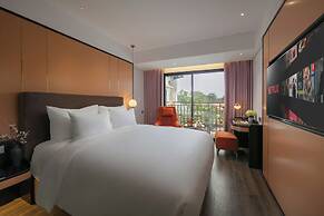 Aurora Oriental Hotel