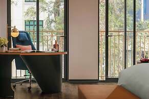 Aurora Oriental Hotel