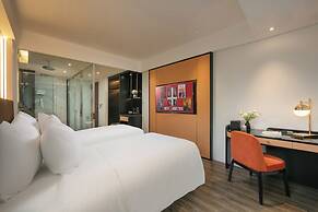 Aurora Oriental Hotel