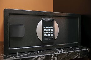 Aurora Oriental Hotel