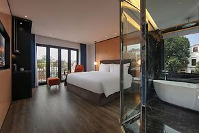 Aurora Oriental Hotel