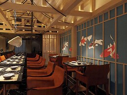 Aurora Oriental Hotel