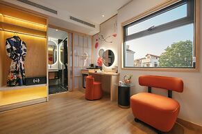 Aurora Oriental Hotel