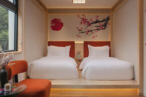 Aurora Oriental Hotel