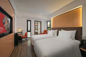 Aurora Oriental Hotel