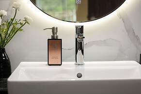 Aurora Oriental Hotel