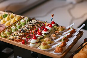 Aurora Oriental Hotel