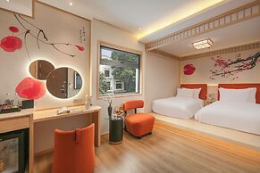 Aurora Oriental Hotel