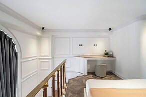 Cozrrum Lux - Sonata Imperial