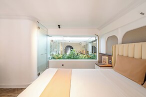 Cozrrum Lux - Sonata Imperial