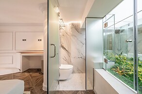 Cozrrum Lux - Sonata Imperial