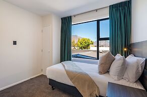 Luxe Suites and Apartments