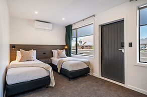 Luxe Suites and Apartments