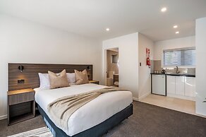 Luxe Suites and Apartments