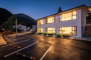 Luxe Suites and Apartments