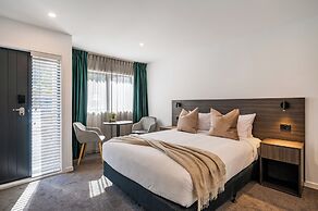 Luxe Suites and Apartments