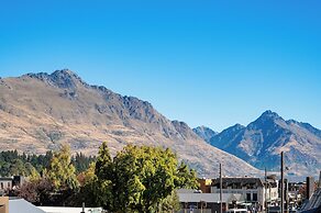 Luxe Suites and Apartments