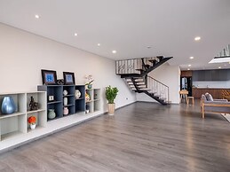 PentStudio West Lake by Emily in Town