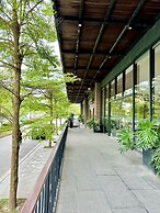 PentStudio West Lake by Emily in Town