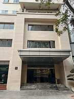 Skyline Tower - Service Apartments