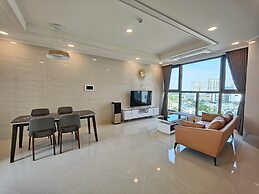 Starlake DAEWOO Apartments by Emily