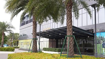 The Matrix One - Luxury free Gym & Pool