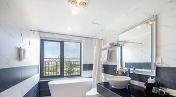 Vinhomes Metropolis by Emily in Town