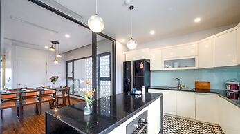 Vinhomes Metropolis by Emily in Town