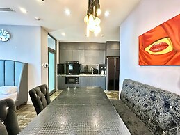 Vinhomes Metropolis by Emily in Town