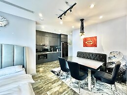 Vinhomes Metropolis by Emily in Town