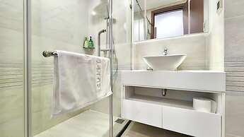 Vinhomes Metropolis by Emily in Town