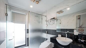 Vinhomes Metropolis by Emily in Town