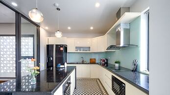 Vinhomes Metropolis by Emily in Town