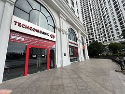 Vinhomes Royal City by Emily in Town