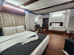 HOTEL RAUNAK