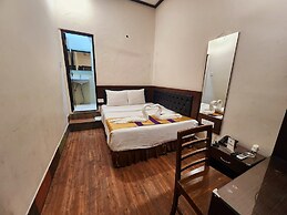 HOTEL RAUNAK