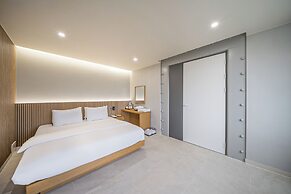 From H Browndot Hotel Gyeongju Yangnam