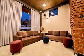 Limeshine Airport Transit Residence