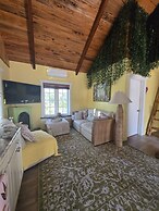 4 Bedroom Studio Luxury Suite