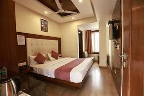 Nova Mayfield Hotel At Mall Road