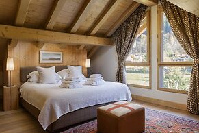 Chalet Les Tissourds 4 Central hot tub