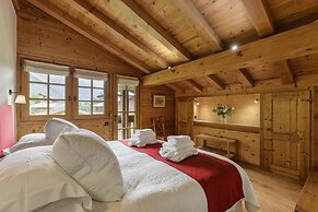 Magnificent Chalet Valhalla 5 Central Chamonix