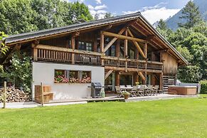 Magnificent Chalet Valhalla 5 Central Chamonix