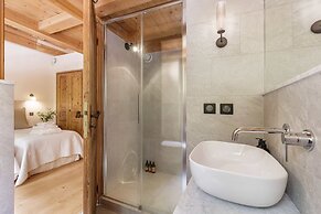 Magnificent Chalet Valhalla 5 Central Chamonix