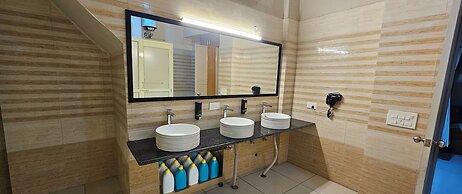 Royal Stay Inn