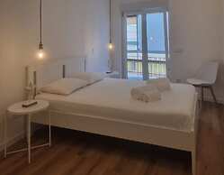 Downtown Faro Luxury Flat With Balcony